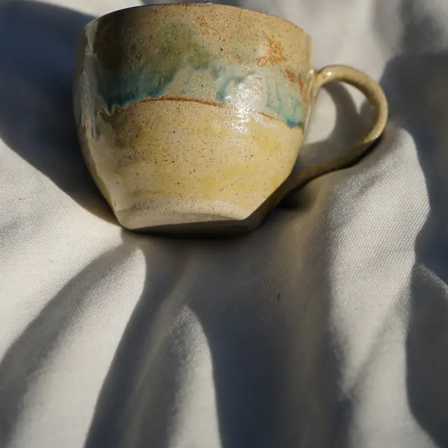 Mug with handle
